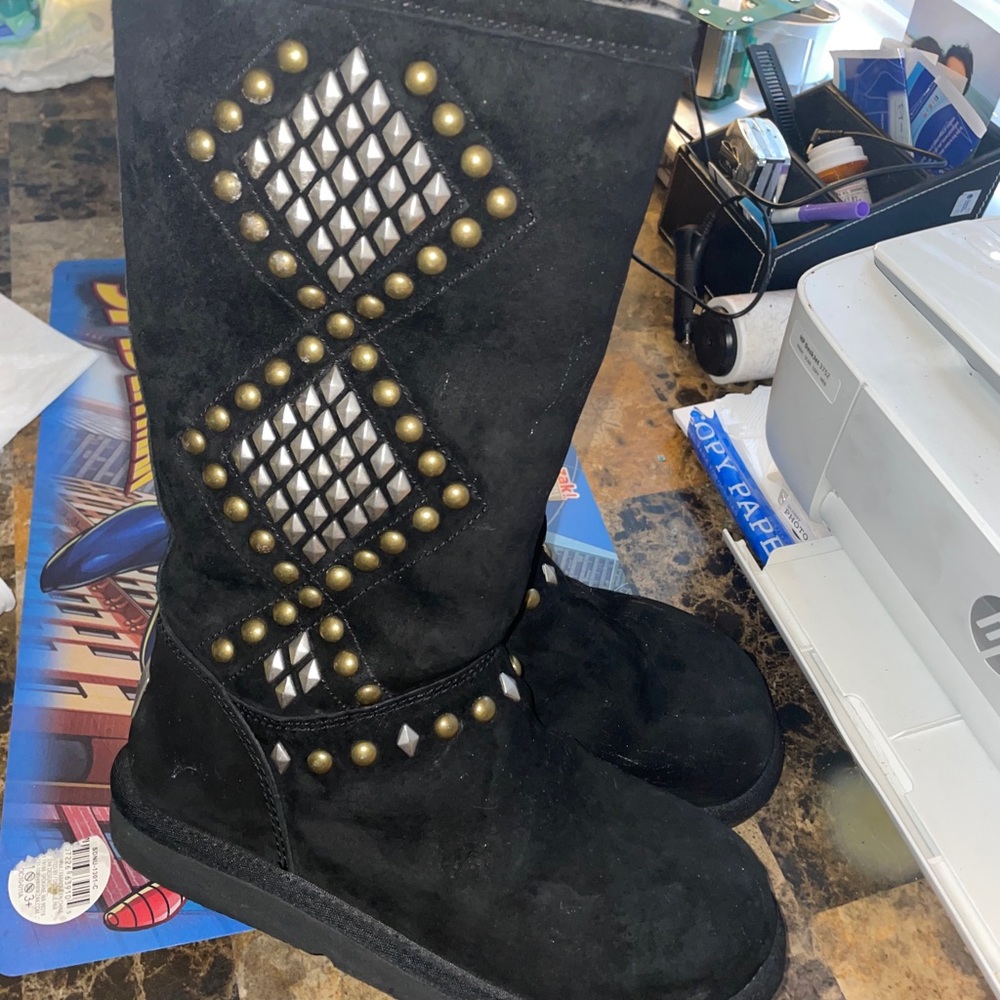 Size 6 uggs